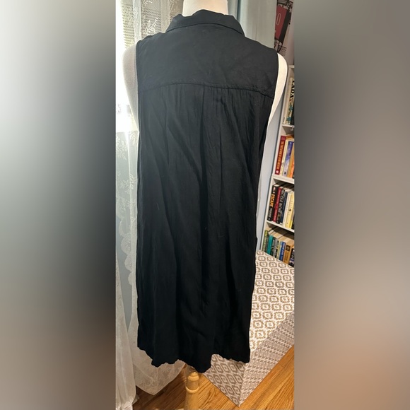 Women’s Guess Sleeveless Top - Picture 3 of 5